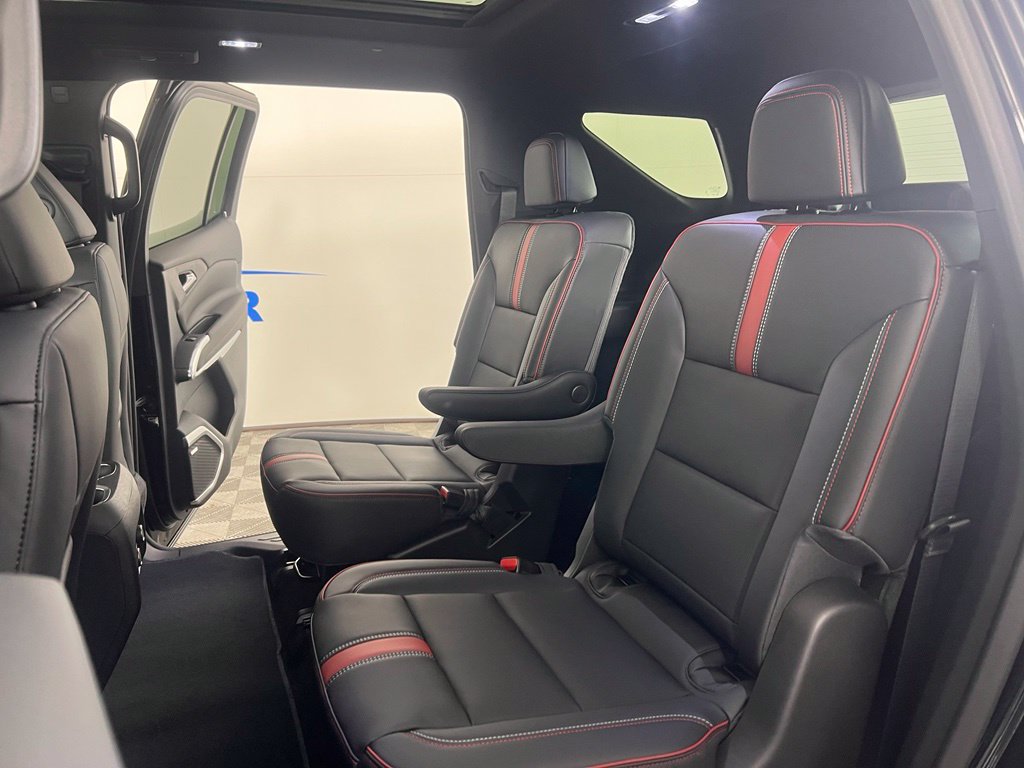 New 2027 Chevrolet Traverse RS w/ LPO, Floor Liner Package AWD/4WD image 17