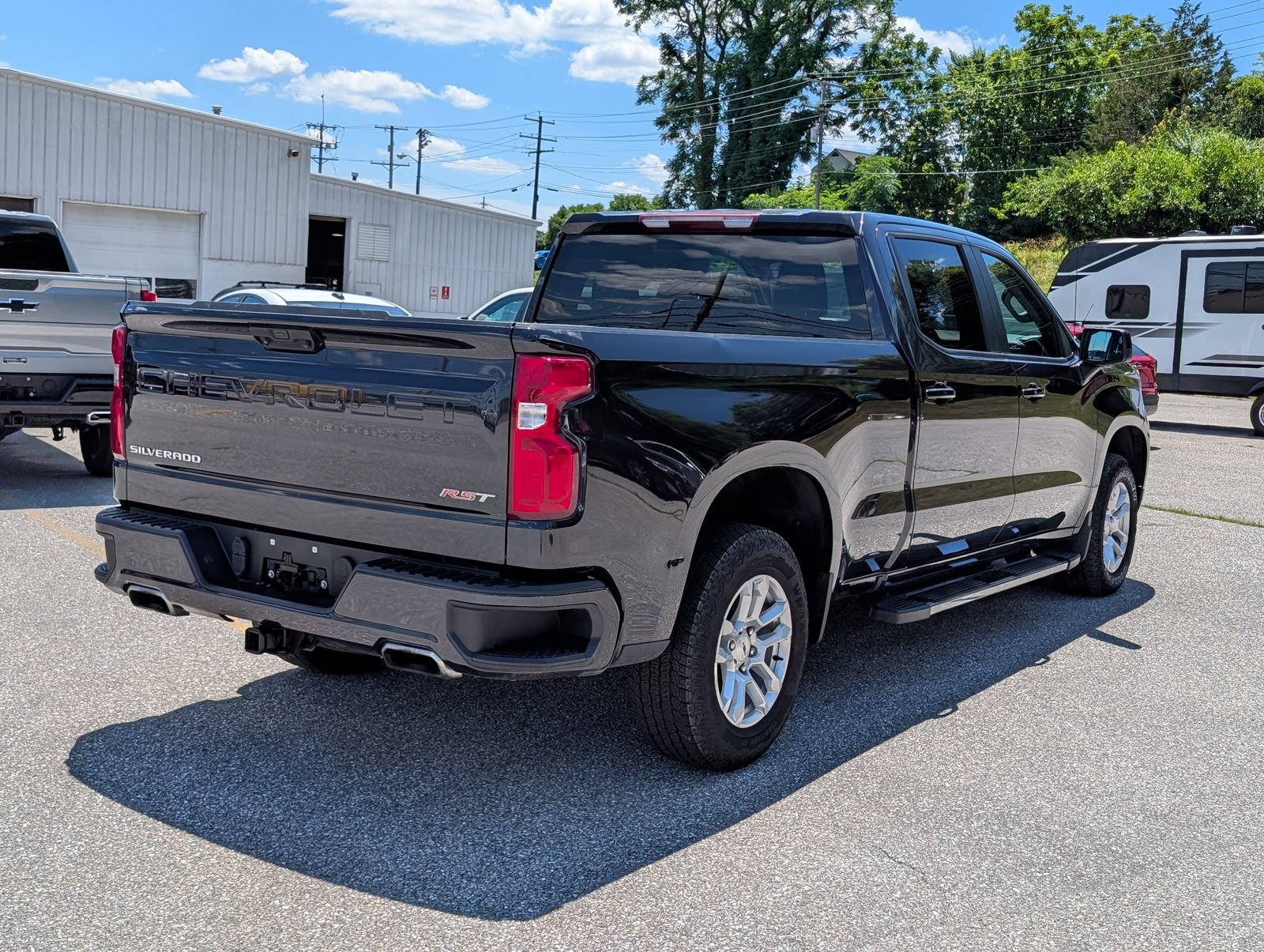 Used 2022 Chevrolet Silverado 1500 RST w/ Z71 Off-Road Package AWD/4WD image 3