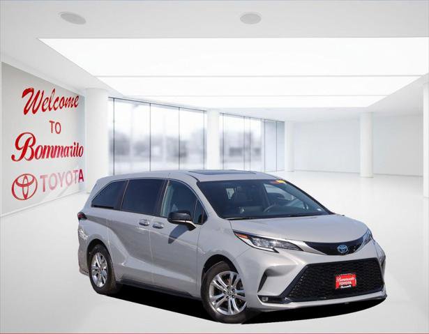 Certified 2023 Toyota Sienna XSE AWD/4WD image 2