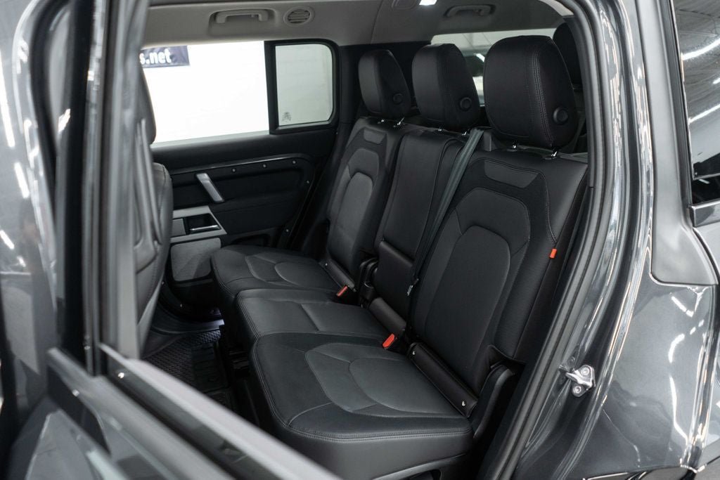 Used 2023 Land Rover Defender 130 X-Dynamic SE AWD/4WD image 17