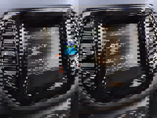 Used 2021 Jeep Compass Latitude image 28