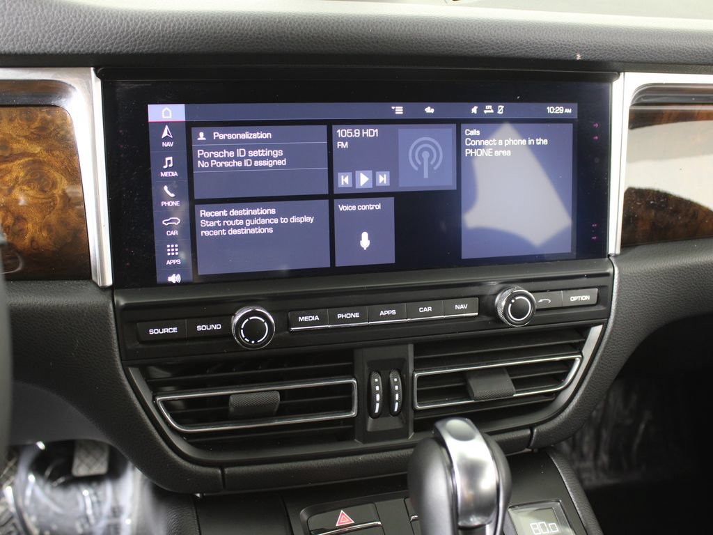 Certified 2021 Porsche Macan AWD/4WD image 28