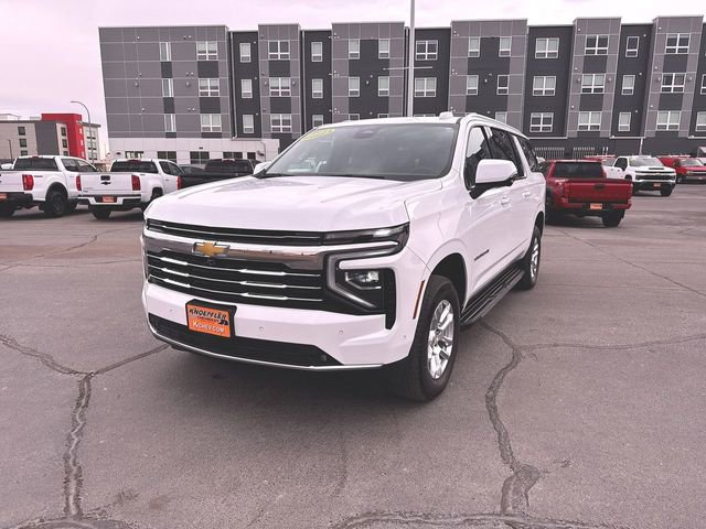 Used 2025 Chevrolet Suburban LT w/ Comfort Package image 1