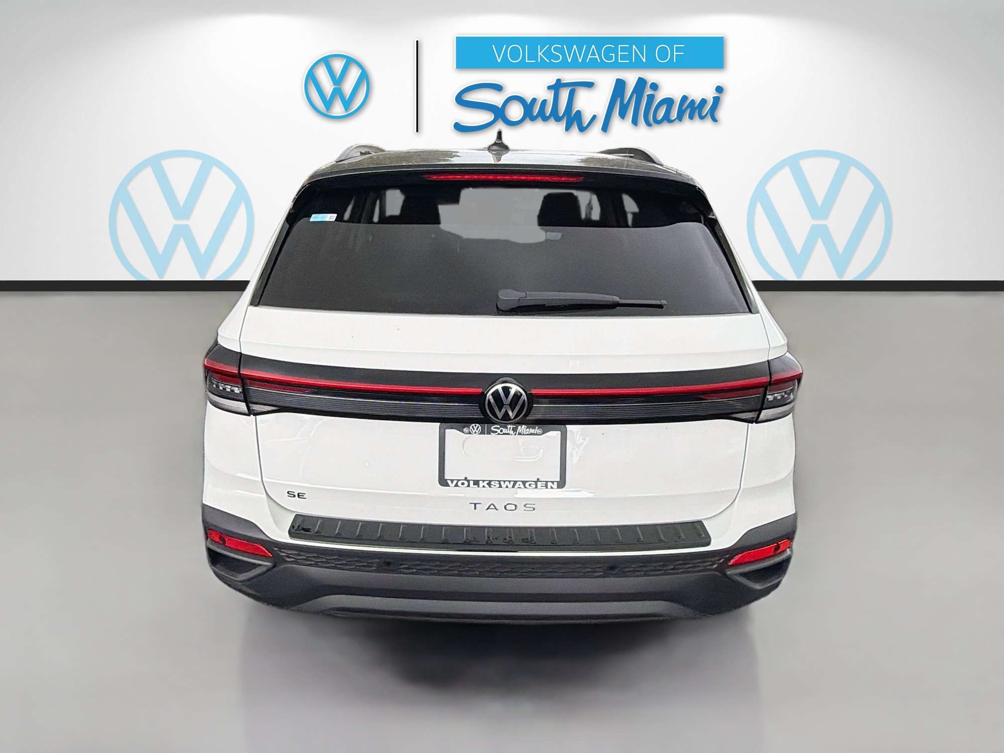 New 2026 Volkswagen Taos SE FWD image 6