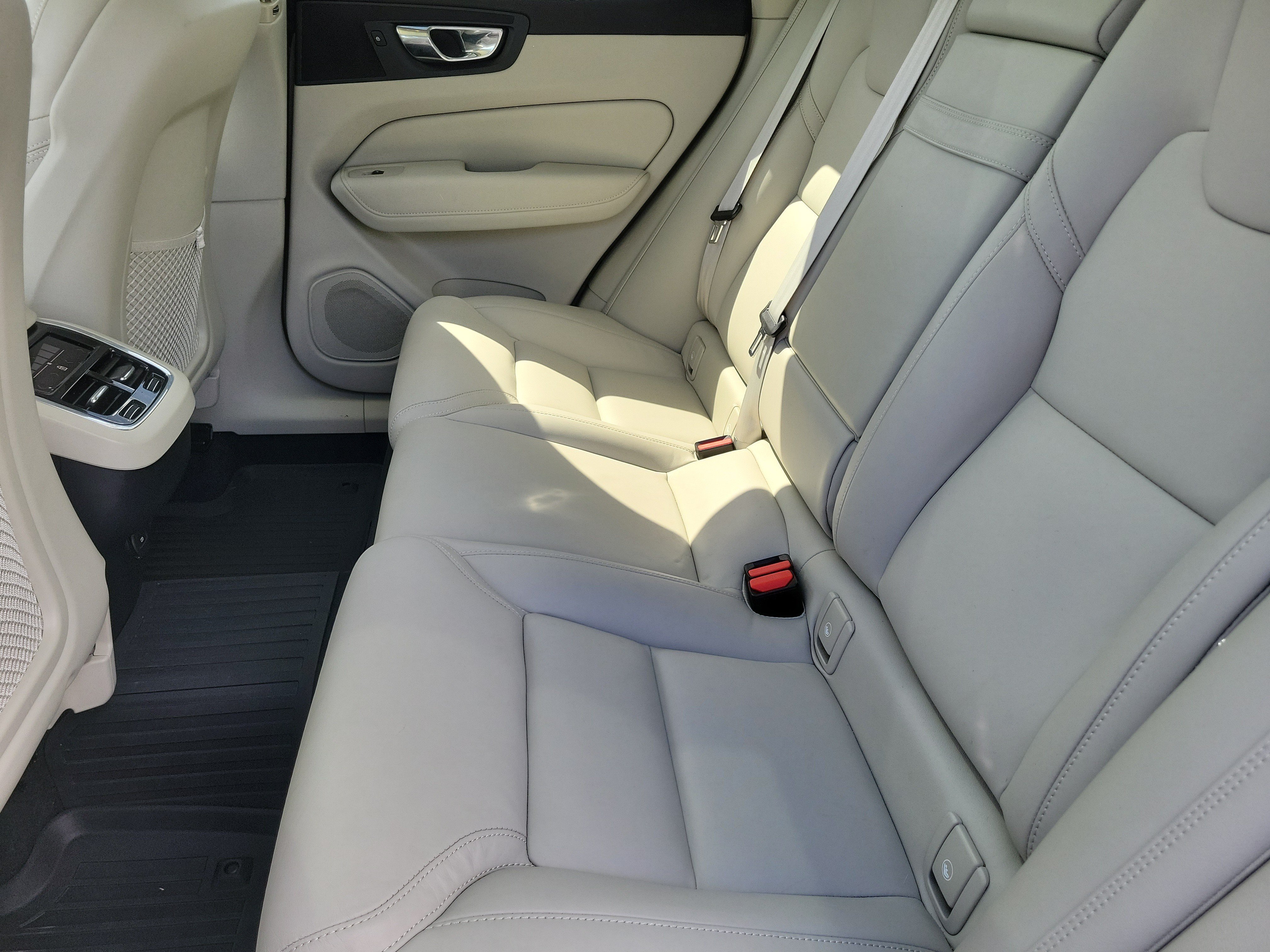 Used 2021 Volvo XC60 T5 Inscription w/ Protection Package Premier FWD image 12