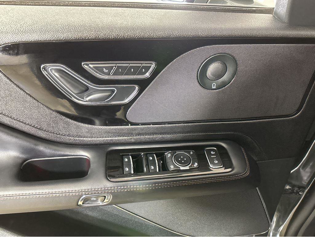 Used 2023 Lincoln Aviator Reserve w/ Equipment Group 201A AWD/4WD image 29
