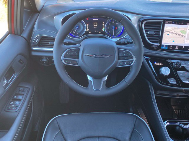 New 2026 Chrysler Pacifica Limited w/ Uconnect Theater Family Group AWD/4WD image 40