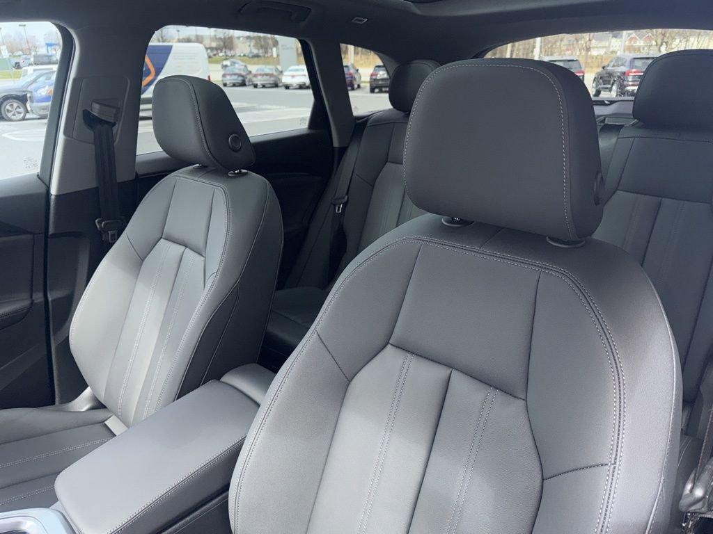 Certified 2025 Audi Q5 2.0T Premium Plus w/ Premium Plus image 24