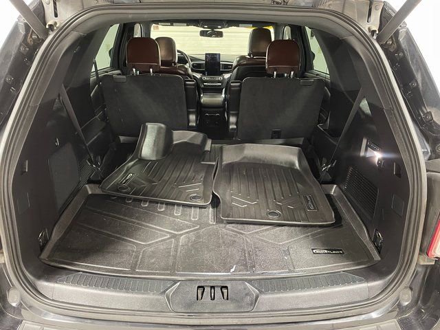 Used 2020 Ford Explorer Platinum w/ Premium Technology Package image 28