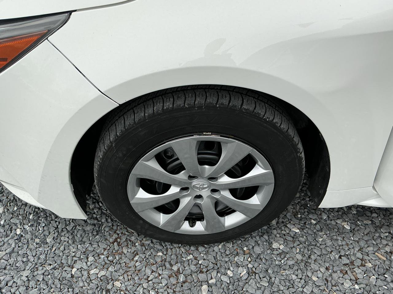 Used 2022 Toyota Corolla LE FWD image 23