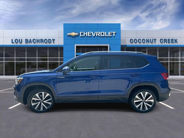 Used 2024 Volkswagen Taos SE FWD image 5