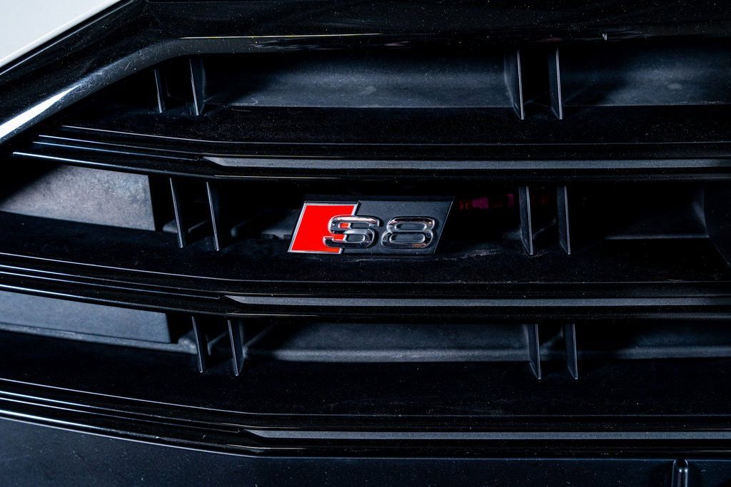 Used 2020 Audi S8 L w/ S8 Executive Package image 18