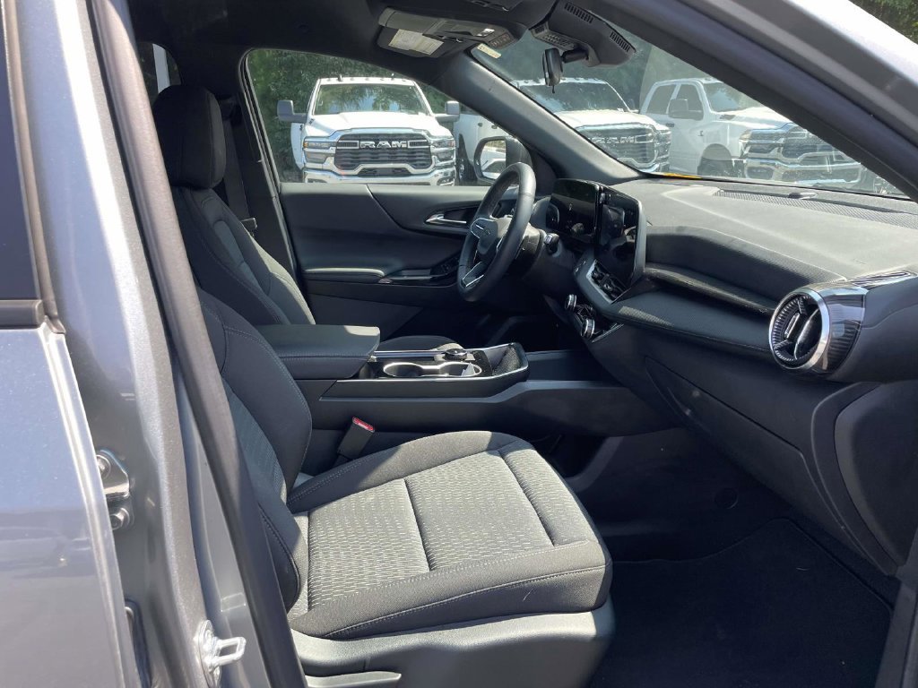 Used 2026 Chevrolet Equinox LT w/ Midnight Edition FWD image 12