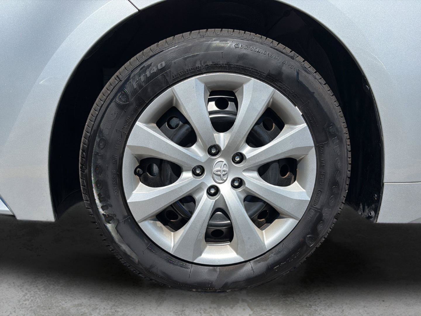 Used 2026 Toyota Corolla LE FWD image 21