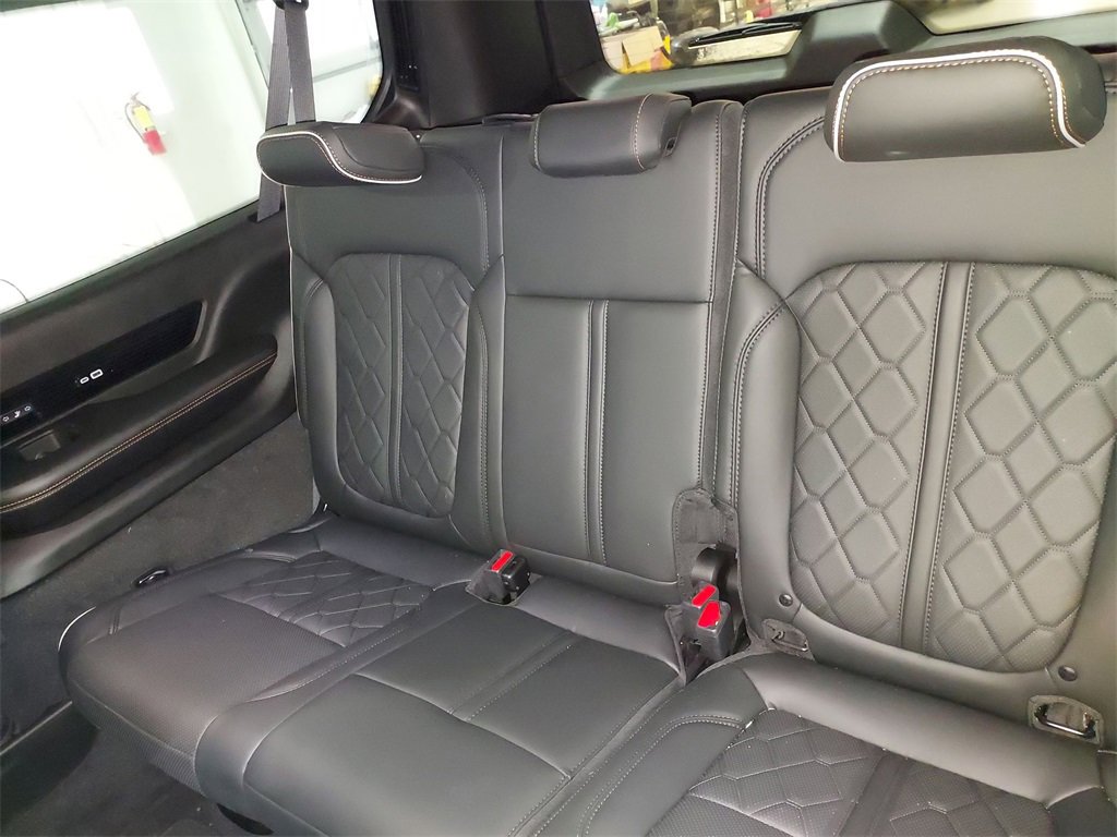 New 2024 Jeep Grand Wagoneer L Series III w/ HD Trailer Tow Package image 29