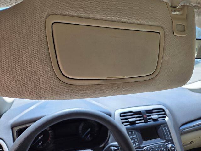 Used 2013 Ford Fusion SE FWD image 11