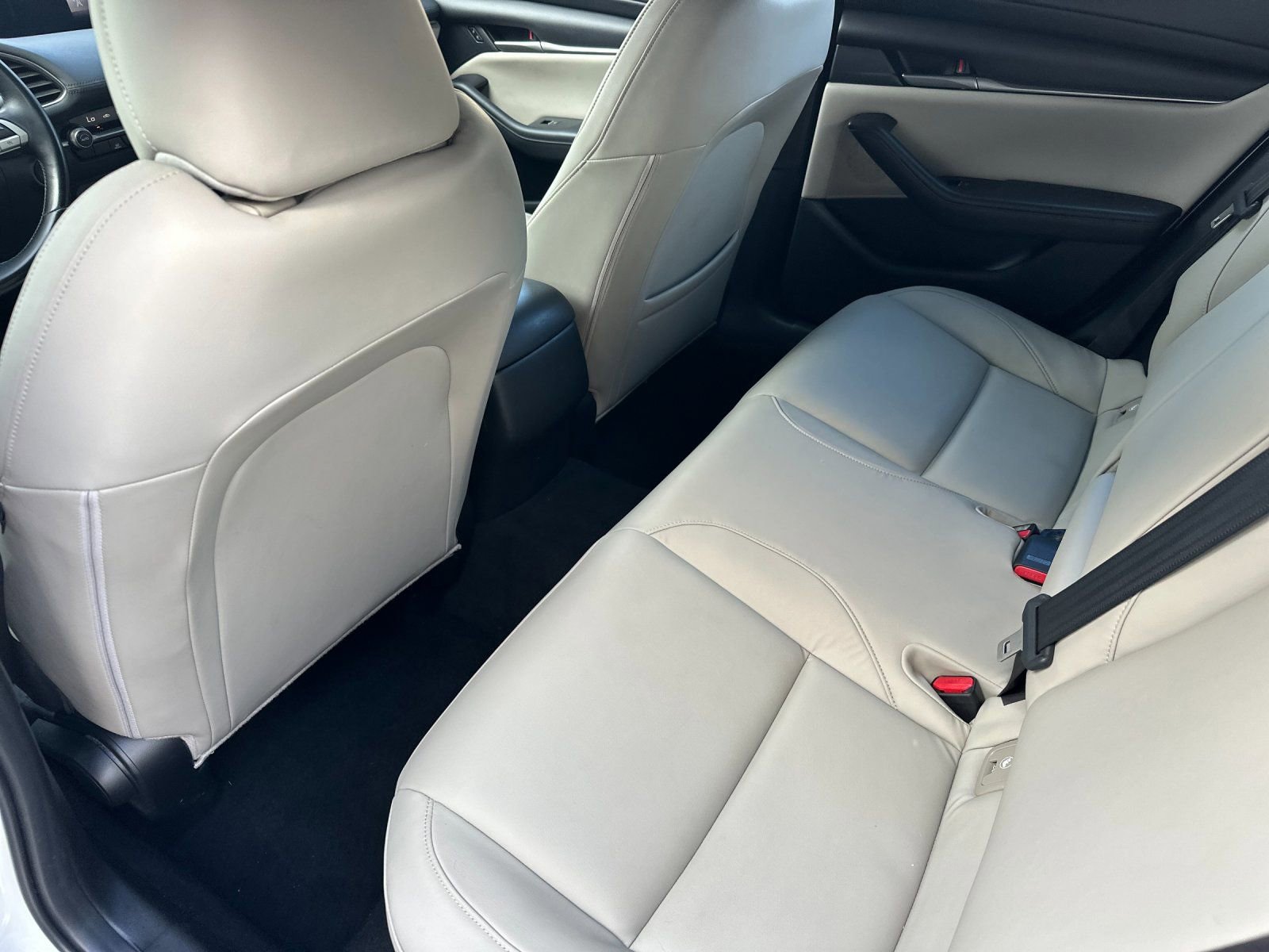 Used 2020 MAZDA MAZDA3 Hatchback image 14