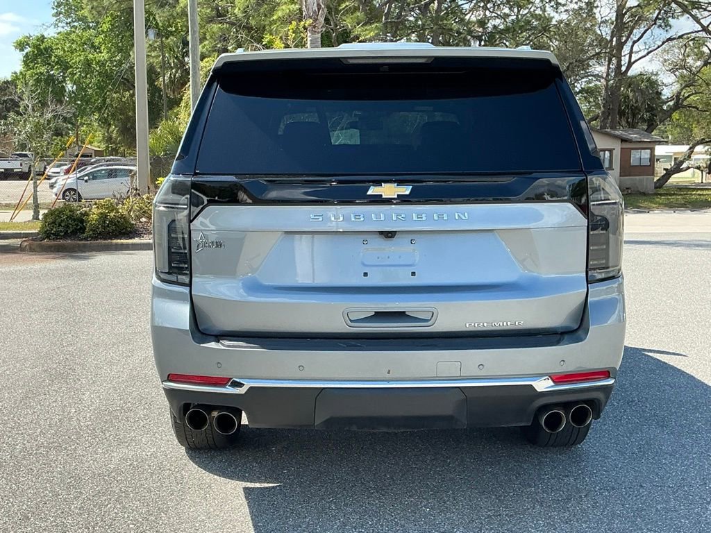 Used 2025 Chevrolet Suburban Premier image 6