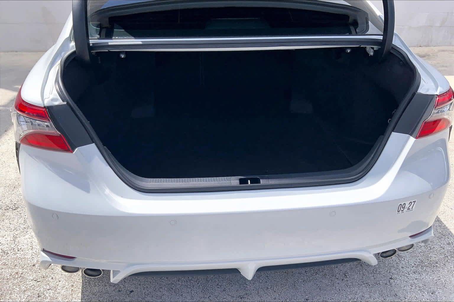 Used 2023 Toyota Camry XSE FWD image 18