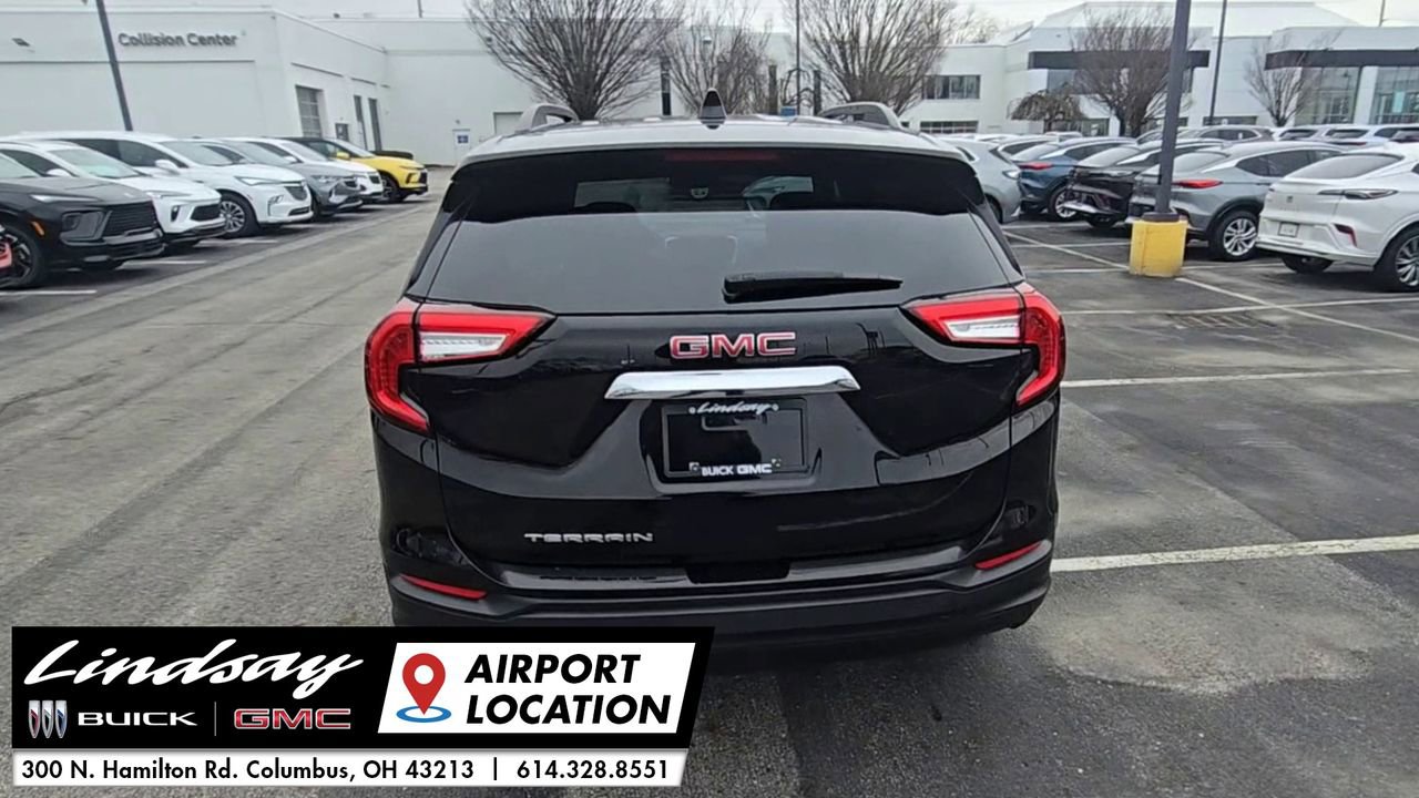Used 2023 GMC Terrain SLE w/ Driver Convenience Package image 8