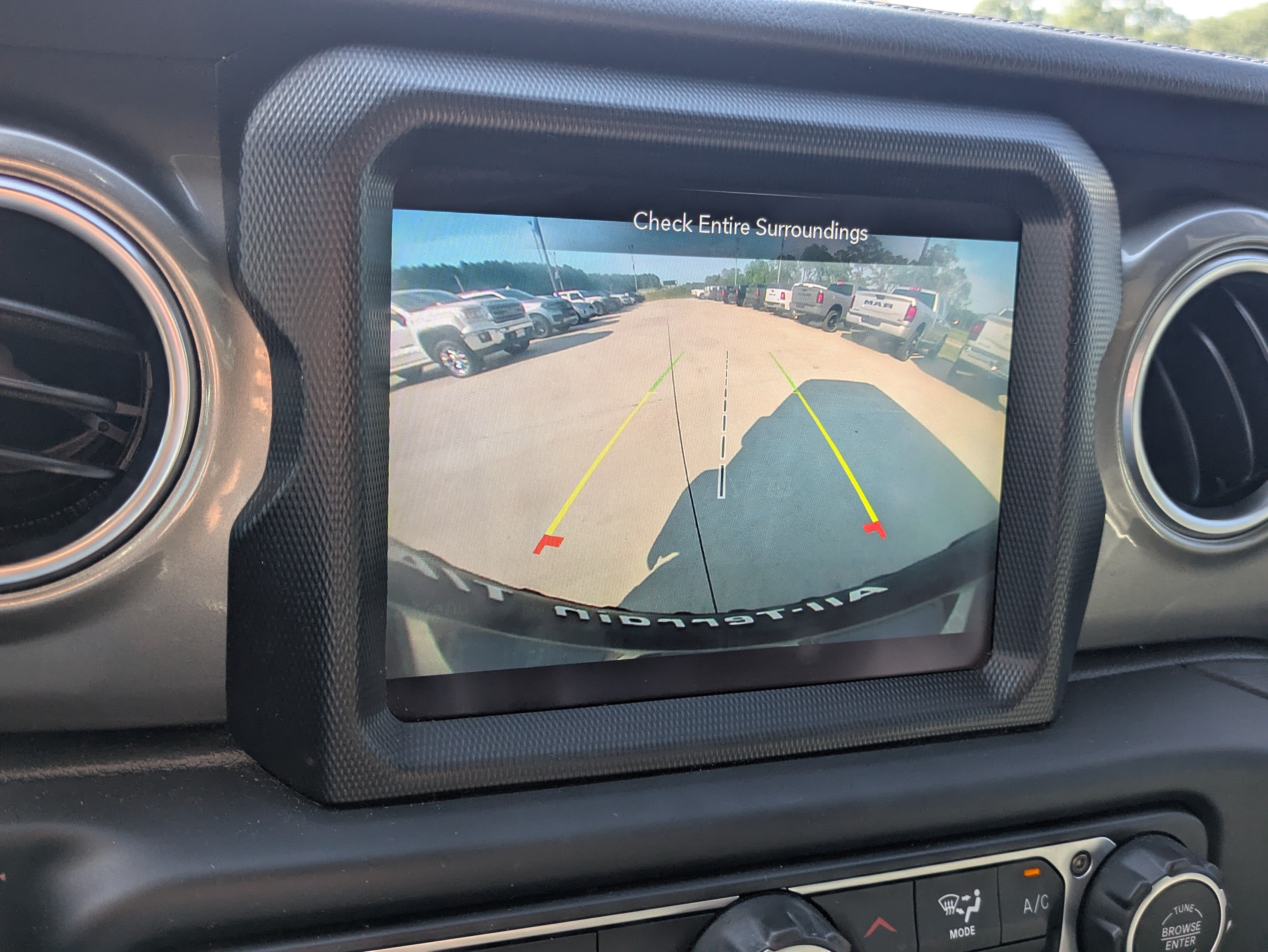 Used 2023 Jeep Wrangler Unlimited Sahara AWD/4WD image 15