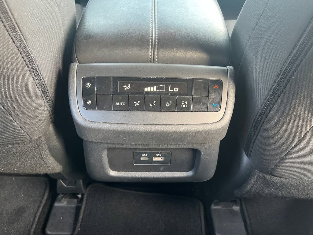 Used 2025 Nissan Pathfinder SV AWD/4WD image 25