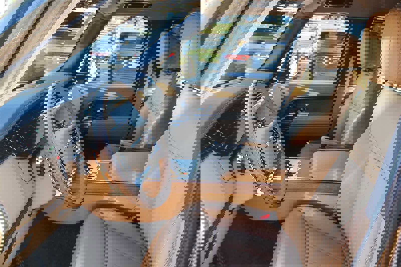 New 2025 Land Rover Range Rover SE image 16