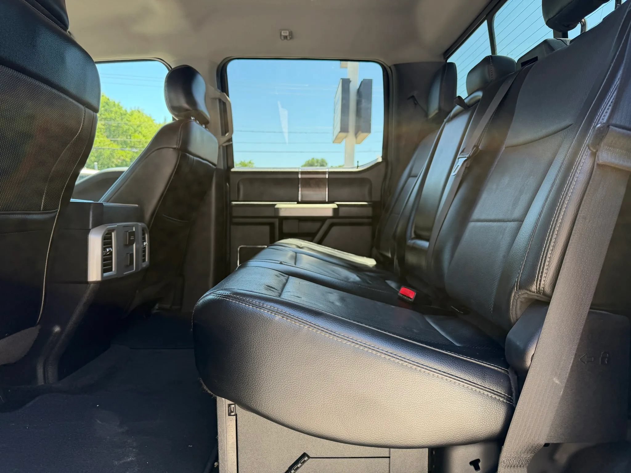Used 2017 Ford F250 Lariat w/ Chrome Package AWD/4WD image 31