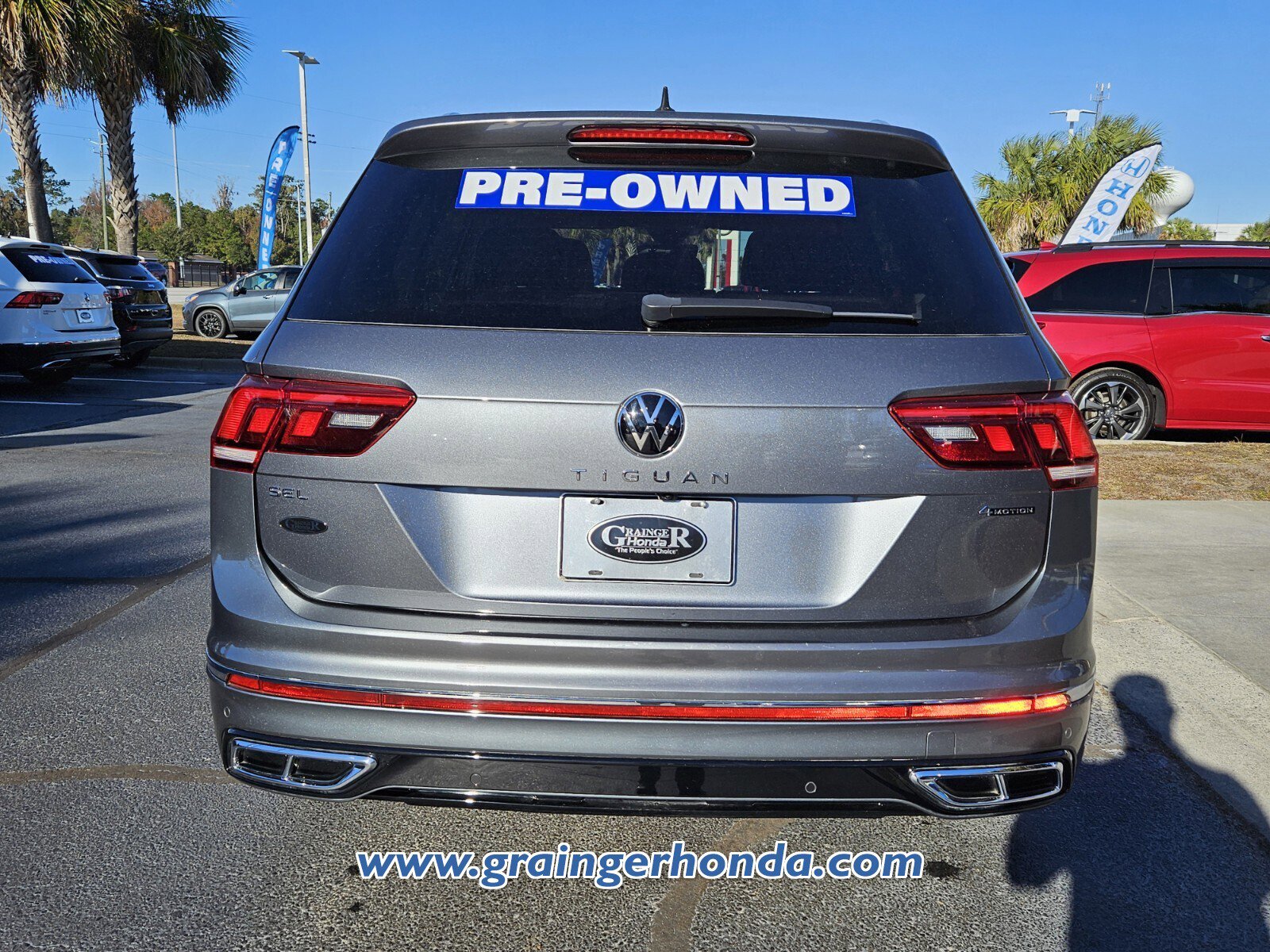 Used 2022 Volkswagen Tiguan SEL R-Line image 4