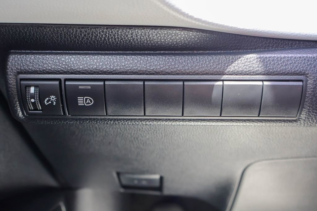 Used 2025 Toyota Corolla SE FWD image 18