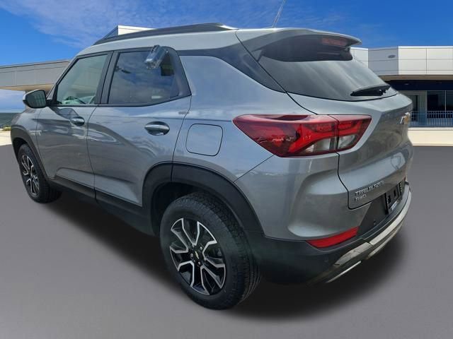 Used 2023 Chevrolet TrailBlazer ACTIV w/ Sun and Liftgate Package image 3