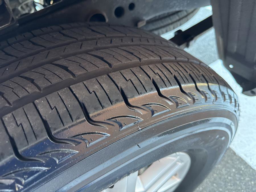 Used 2018 Nissan Frontier SV image 19