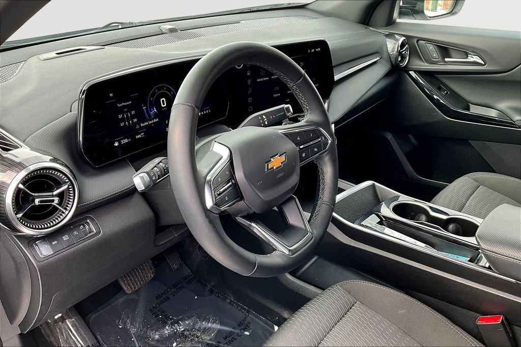 Used 2025 Chevrolet Equinox LT AWD/4WD image 19