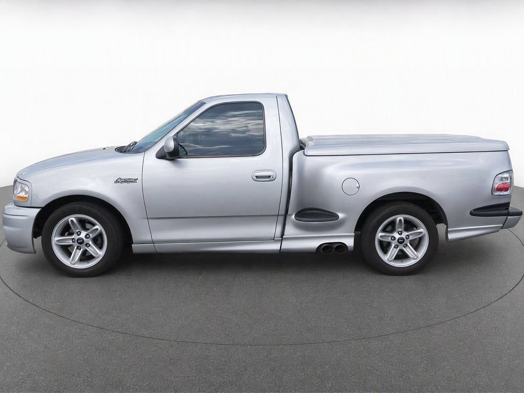 Used 2001 Ford F150 Lightning RWD image 8