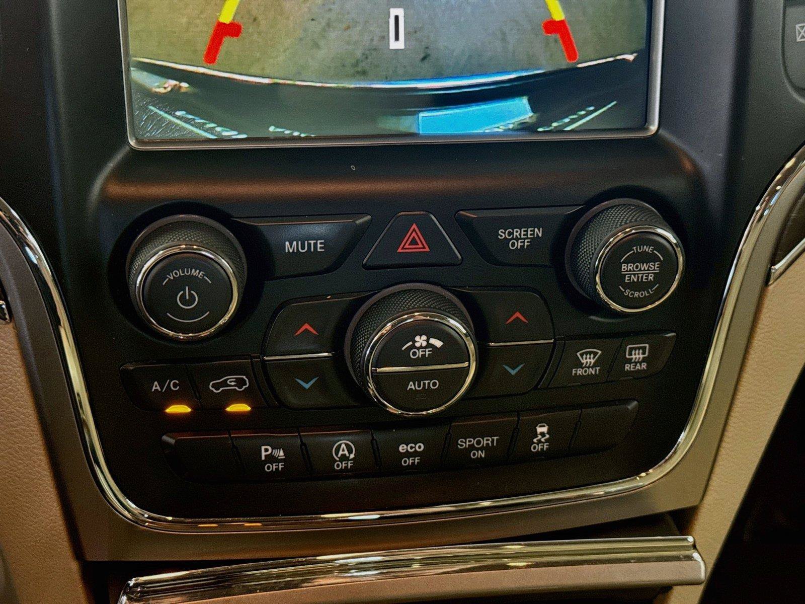 Used 2018 Jeep Grand Cherokee Limited AWD/4WD image 15