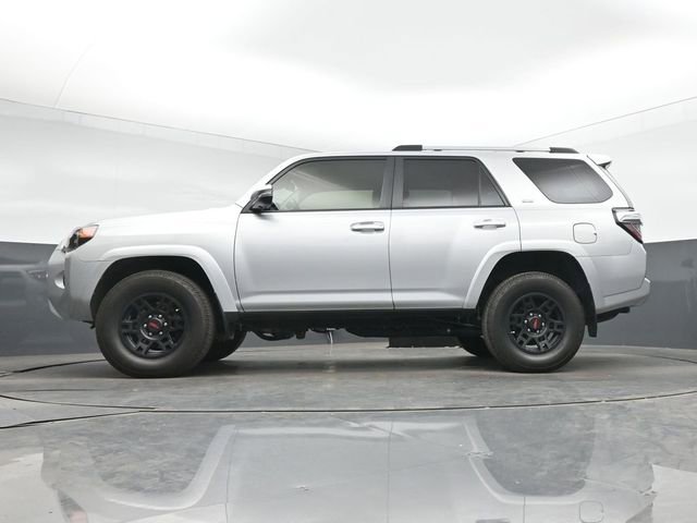 Used 2021 Toyota 4Runner SR5 Premium w/ Moonroof Package AWD/4WD image 14