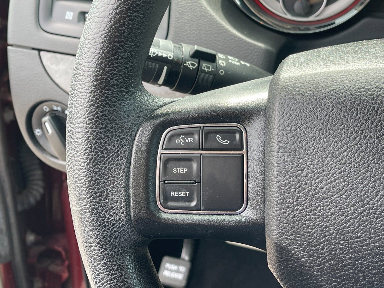 Used 2018 Dodge Grand Caravan SE w/ UConnect Hands-Free Group FWD image 26