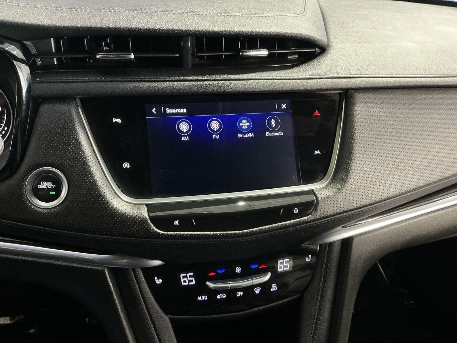 Used 2024 Cadillac XT6 Luxury AWD/4WD image 19