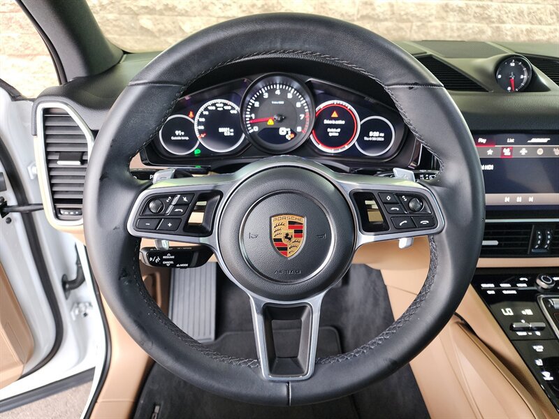 Used 2022 Porsche Cayenne Platinum Edition AWD/4WD image 30