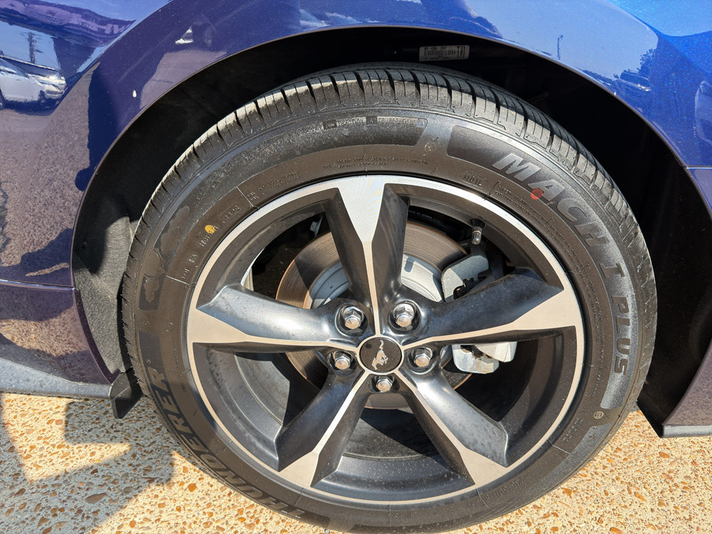 Used 2018 Ford Mustang Coupe RWD image 10