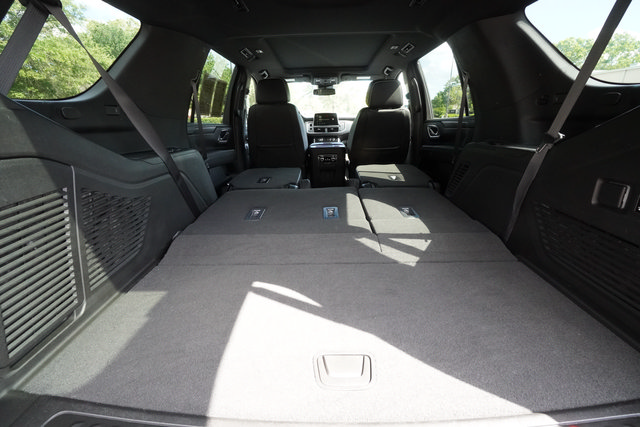 Used 2023 GMC Yukon SLT w/ SLT Premium Package AWD/4WD image 25