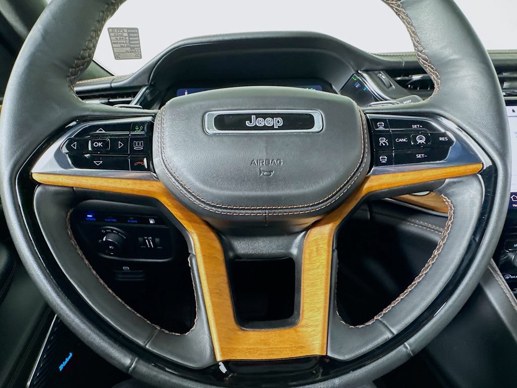 Used 2023 Jeep Grand Cherokee Summit AWD/4WD image 54