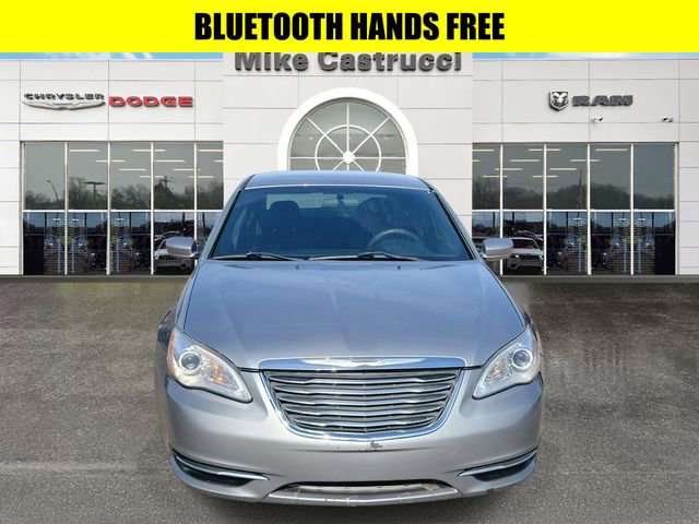 Used 2014 Chrysler 200 LX FWD image 2