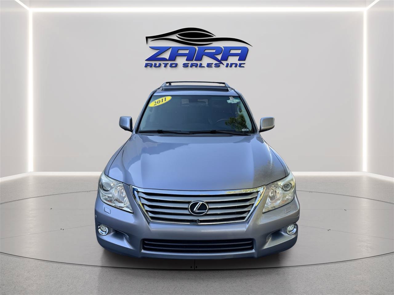 Used 2011 Lexus LX 570 4WD w/ Luxury Pkg image 2