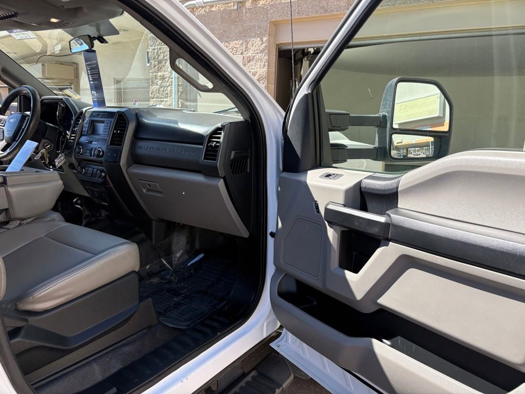 Used 2017 Ford F550 4x4 Crew Cab Super Duty image 34