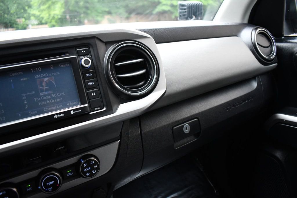 Used 2017 Toyota Tacoma TRD Sport image 26