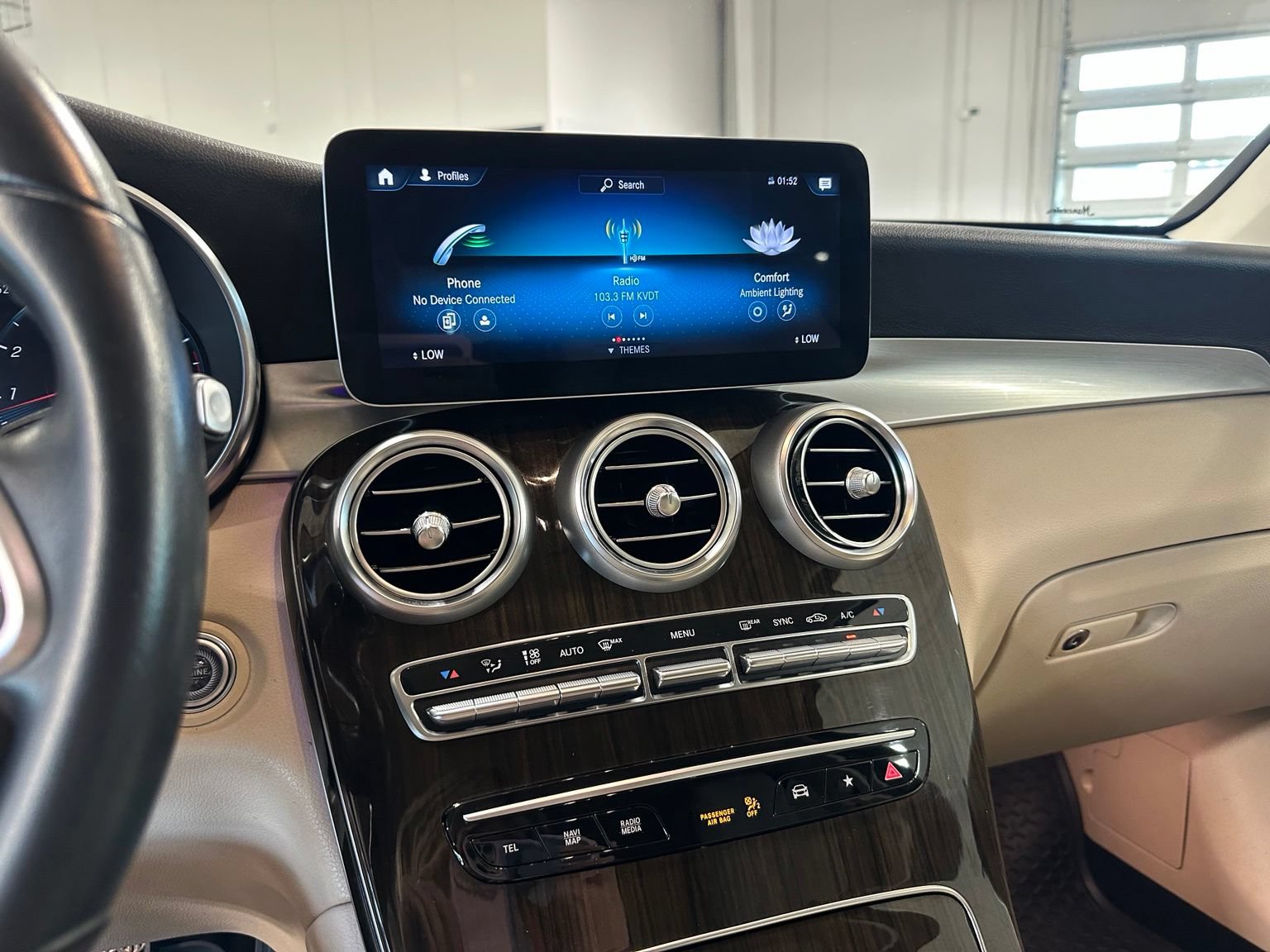 Used 2022 Mercedes-Benz GLC 300 image 24