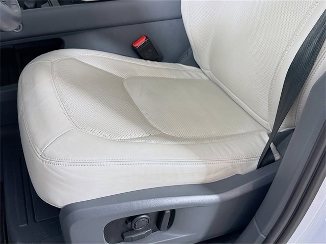 Certified 2023 Land Rover Defender 110 SE image 22