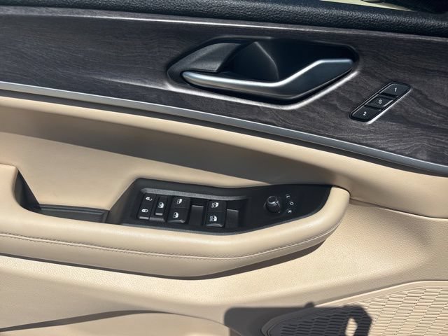 Used 2023 Jeep Grand Cherokee Limited w/ Luxury Tech Group II AWD/4WD image 18