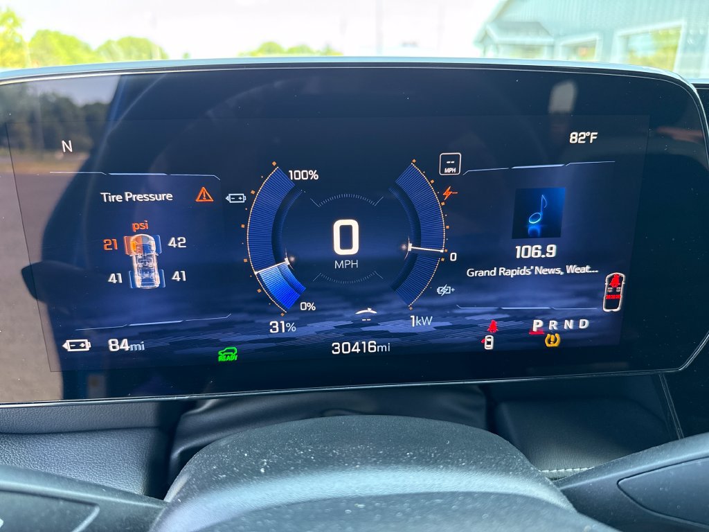 Used 2024 Chevrolet Blazer EV LT AWD/4WD image 16